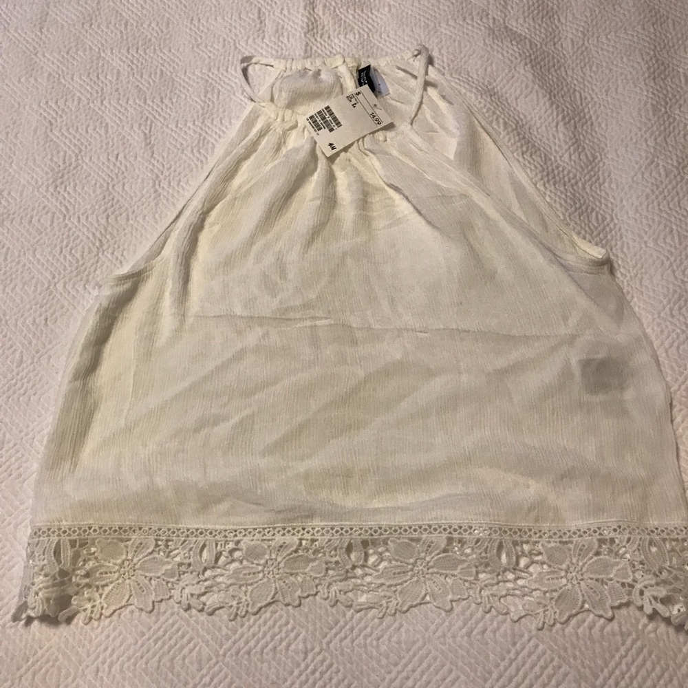 🎀 H&M white top 🎀